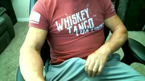 Snapshot of fitguy40 chatting on November 2025 08:10:01 PM fitguy40 online show from November 2025 08:10:01 PM