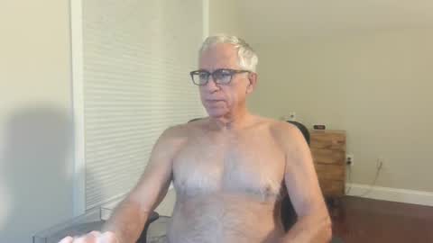 Snapshot of fitman999 chatting on October 2025 11:38:01 PM Jon online show from October 2025 11:38:01 PM