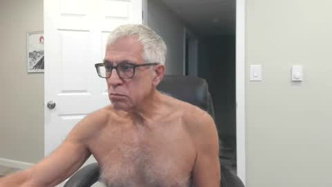 Snapshot of fitman999 chatting on October 2025 08:31:02 PM Jon online show from October 2025 08:31:02 PM