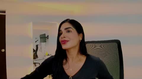 fitnessmommyy online show from September 2025 09:50:01 PM
