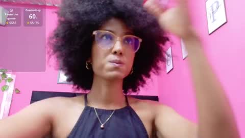 Snapshot of fitsexxyebony chatting on February 2026 08:05:02 PM Violetta online show from February 2026 08:05:02 PM