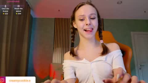 im Linda please give me thumbs up online show from May 2026 03:04:02 AM