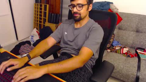 fizz6572 online show from October 2025 06:21:01 PM