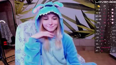 FlexiMona online show from October 2025 08:37:01 AM