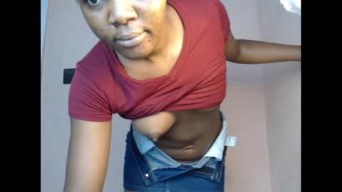 Snapshot of flirtxxdiva chatting on October 2025 02:45:02 AM flirtxxdiva online show from October 2025 02:45:02 AM