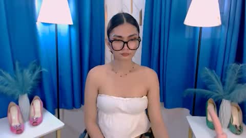 Snapshot of flirtymarga chatting on April 2026 02:15:01 AM Marga online show from April 2026 02:15:01 AM