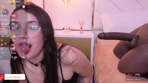 Snapshot of flor_deluna chatting on January 2025 06:54:01 PM Luna online show from January 2025 06:54:01 PM