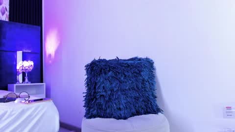 Snapshot of florasue_ chatting on January 2025 01:21:01 PM online show from January 2025 01:21:01 PM