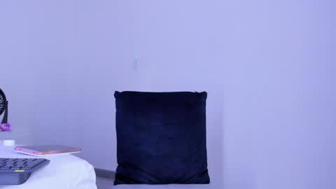 Snapshot of florasue_ chatting on January 2025 04:41:01 PM online show from January 2025 04:41:01 PM