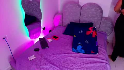 Flordecayena  online show from June 2026 03:07:01 AM