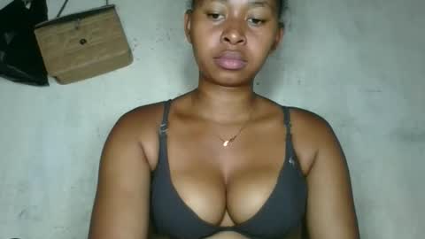 florencia011 online show from November 2025 09:42:02 AM