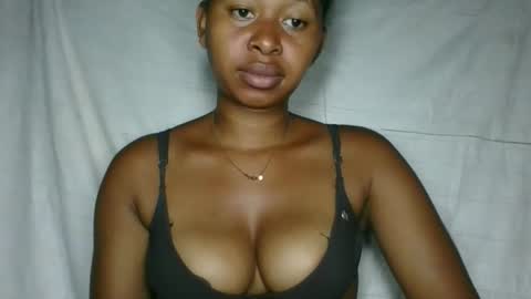 florencia011 online show from November 2025 03:28:01 AM