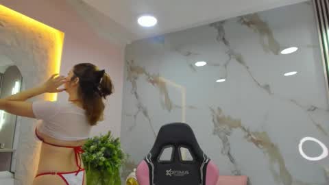 Dulce online show from October 2025 10:49:01 AM