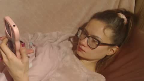 say meow and send tip  online show from December 2025 01:00:01 AM