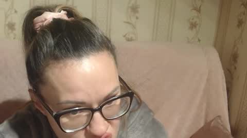 say meow and send tip  online show from December 2025 10:44:02 AM