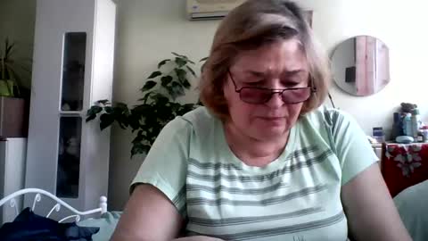 Flowerlower online show from February 2025 12:38:02 PM