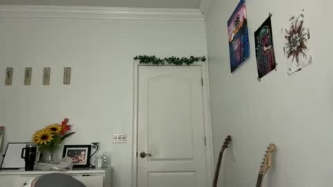 flowerlvr online show from February 2025 04:26:02 AM