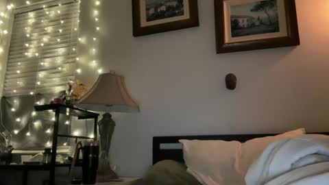 flowerlvr online show from February 2025 01:09:01 AM