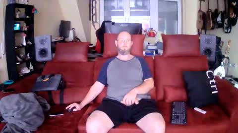Snapshot of floydor chatting on October 2025 09:07:01 AM Floydorian online show from October 2025 09:07:01 AM