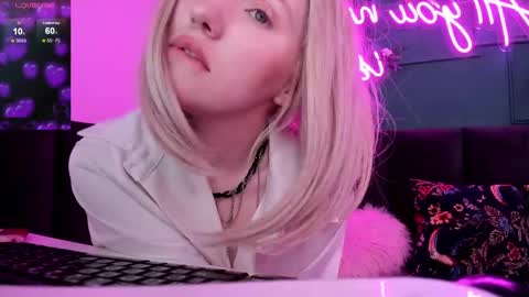 Snapshot of fluffy_monica chatting on March 2025 04:25:02 AM Monica online show from March 2025 04:25:02 AM