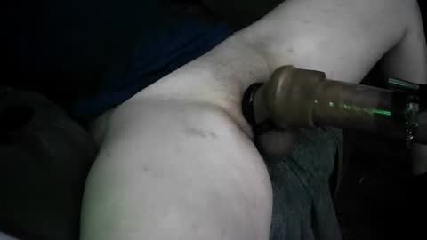 Snapshot of fluffyopillow chatting on October 2025 08:11:01 AM fluffyopillow online show from October 2025 08:11:01 AM