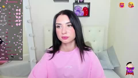 Lina online show from December 2024 11:47:01 PM