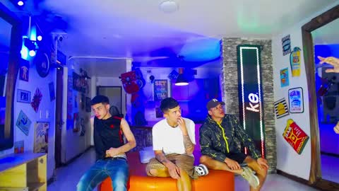 flyckers online show from December 2024 12:41:01 AM