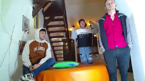 flyckers online show from October 2025 08:20:02 PM