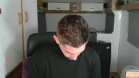 independent model online show from October 2025 05:26:02 PM