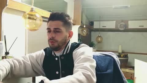 independent model online show from March 2026 04:51:02 PM