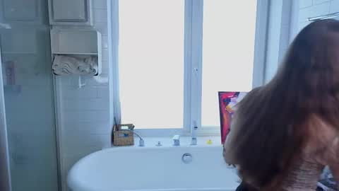 Snapshot of fondawollyung chatting on March 2026 06:52:01 AM Mery online show from March 2026 06:52:01 AM