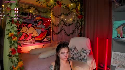 Snapshot of forest_lina chatting on December 2024 05:38:01 AM online show from December 2024 05:38:01 AM