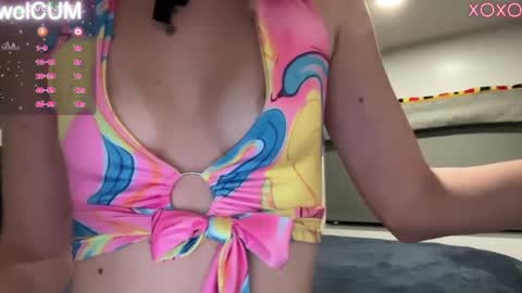 Elaine online show from February 2025 01:37:01 AM