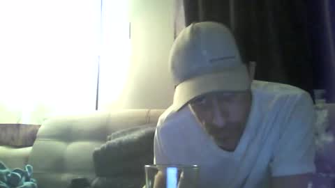 Snapshot of fouraide42 chatting on December 2024 07:15:01 AM fouraide42 online show from December 2024 07:15:01 AM