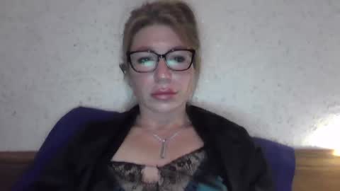 fox_red_lady7 online show from February 2025 08:57:01 PM