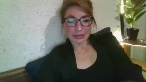 fox_red_lady7 online show from February 2025 06:31:01 PM
