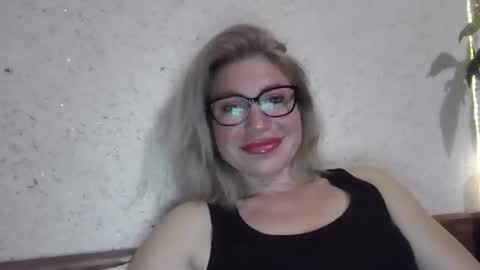 fox_red_lady7 online show from April 2026 07:19:02 PM