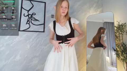 foxialee online show from November 2025 07:20:02 AM