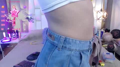 Foxxy  online show from October 2025 12:15:01 PM