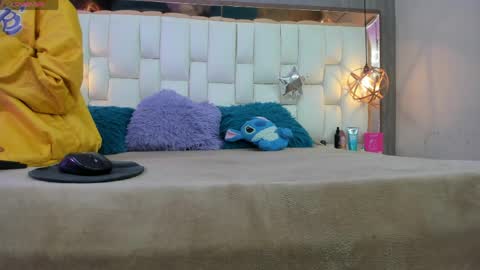 Foxxy  online show from March 2026 11:21:01 AM