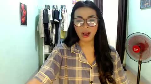 Snapshot of foxxygirly_ chatting on June 2026 11:36:01 PM Eva Violet online show from June 2026 11:36:01 PM