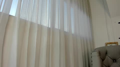 Snapshot of foxy200__ chatting on January 2025 10:54:02 PM Foxy online show from January 2025 10:54:02 PM