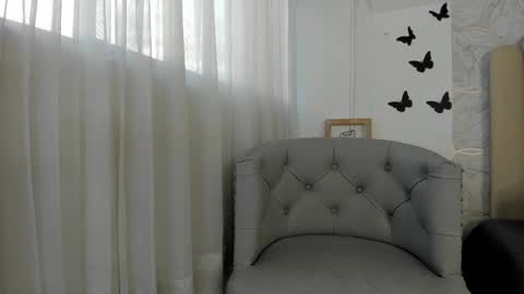 Snapshot of foxy200__ chatting on February 2025 10:39:02 PM Foxy online show from February 2025 10:39:02 PM