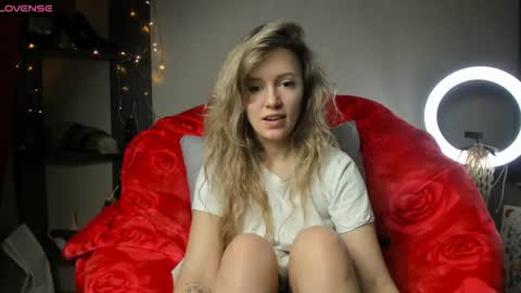 Snapshot of foxy_blond chatting on January 2025 07:57:01 AM Foxy online show from January 2025 07:57:01 AM