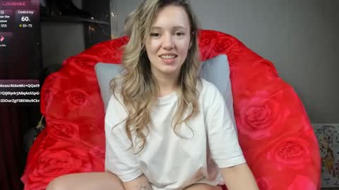 Snapshot of foxy_blond chatting on January 2025 01:47:01 PM Foxy online show from January 2025 01:47:01 PM