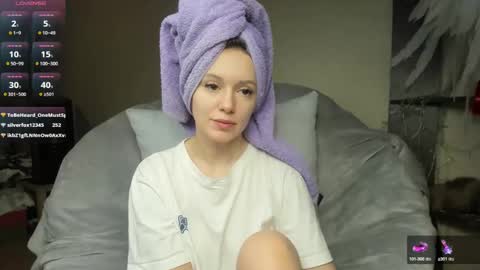 Snapshot of foxy_blond chatting on March 2025 10:41:01 AM Foxy online show from March 2025 10:41:01 AM