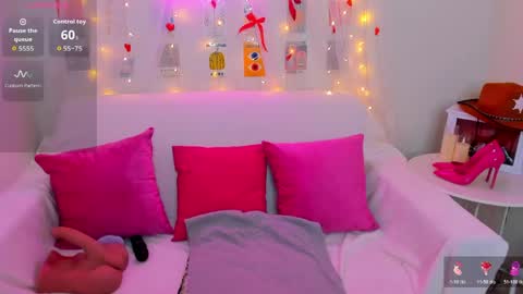 Snapshot of foxy_ginger_ chatting on May 2026 02:18:01 AM Angelica online show from May 2026 02:18:01 AM