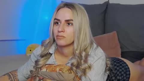 Foxy Kimmi online show from April 2026 07:03:02 AM