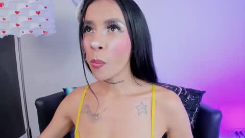 foxy_melodi online show from November 2025 06:19:02 PM