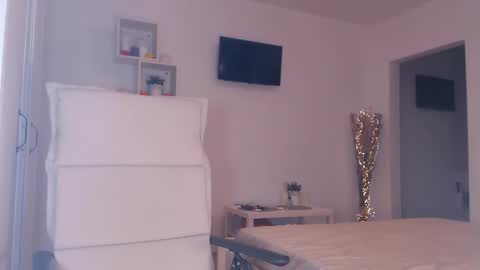 Snapshot of foxyadele_ chatting on June 2026 06:36:02 AM Adela - Single mom. 40 y online show from June 2026 06:36:02 AM